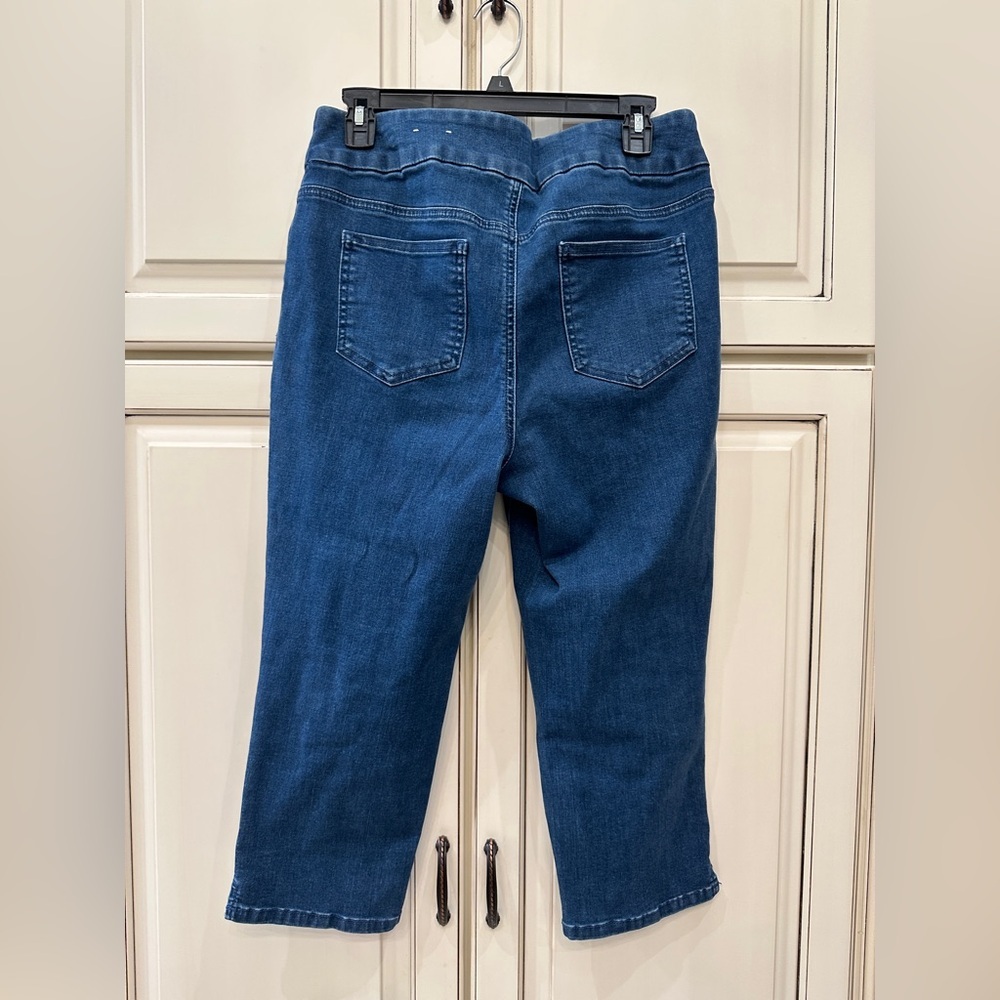 Chicos Blue Woman Soft Legging Capri - Picture 4 of 6
